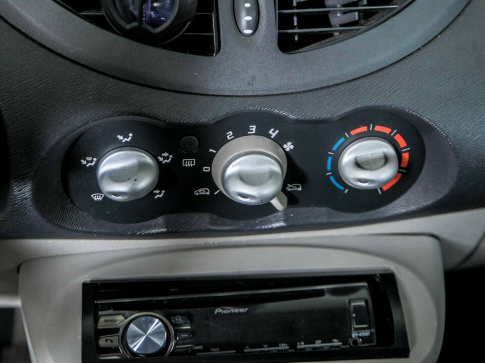 Bild 24/41 von Renault Twingo 1.2 16V (2008)