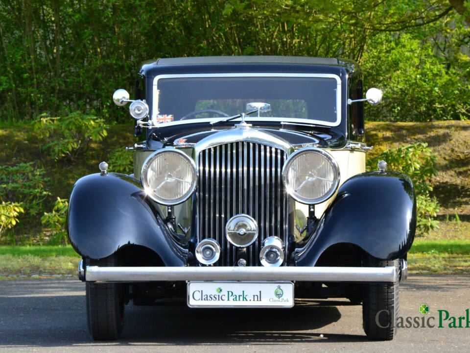 Image 8/50 of Bentley 3 1&#x2F;2 Litre (1937)