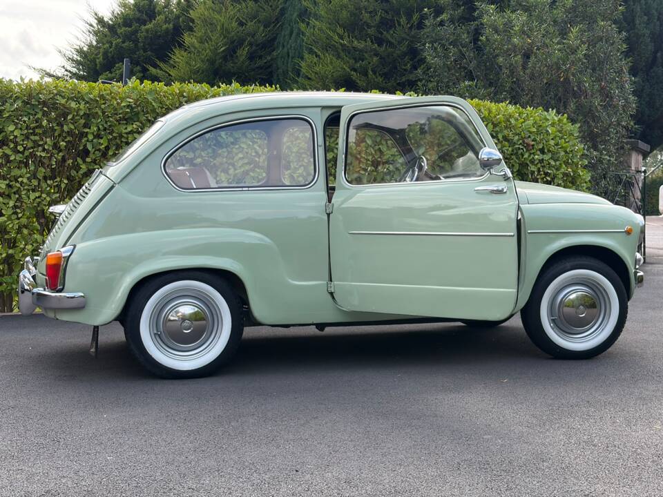 Image 10/24 of SEAT 600 D (1966)