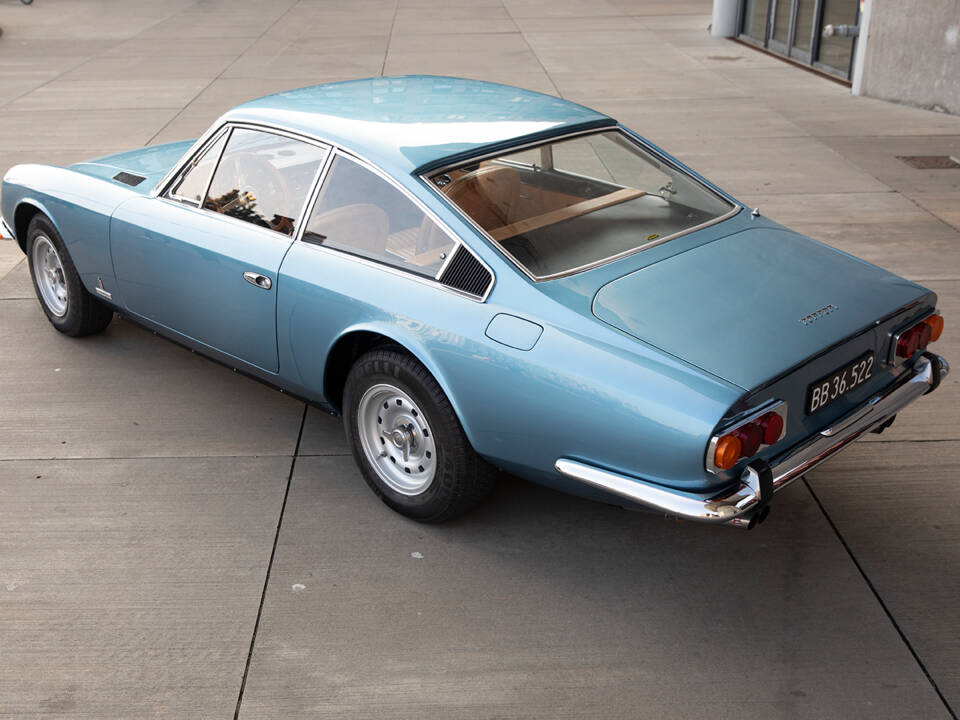 Image 6/40 of Ferrari 365 GT 2+2 (1969)