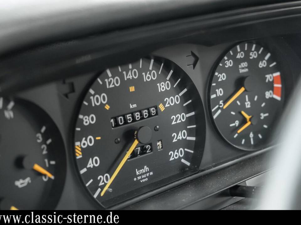 Image 14/15 de Mercedes-Benz 190 E 2.3-16 (1986)