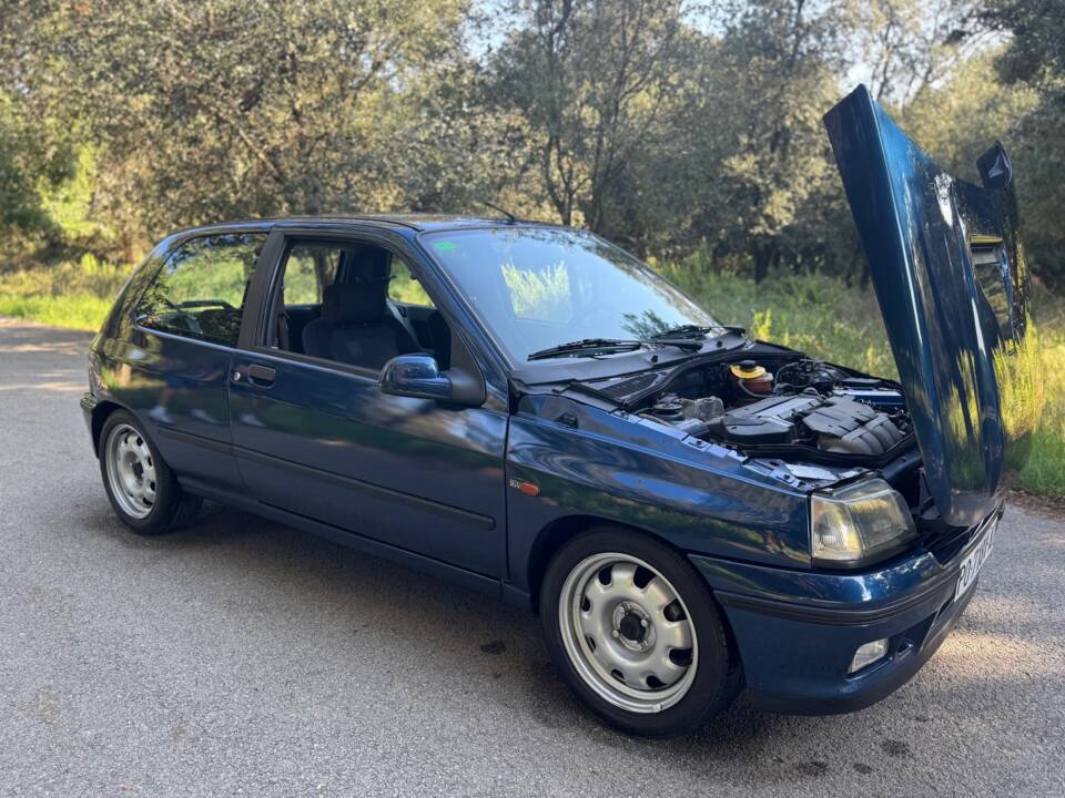 Bild 38/40 von Renault Clio I 1.8 16V (1993)