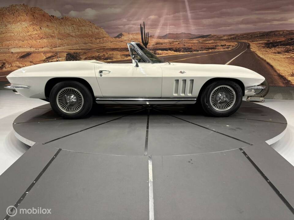 Image 7/50 of Chevrolet Corvette Sting Ray Convertible (1965)