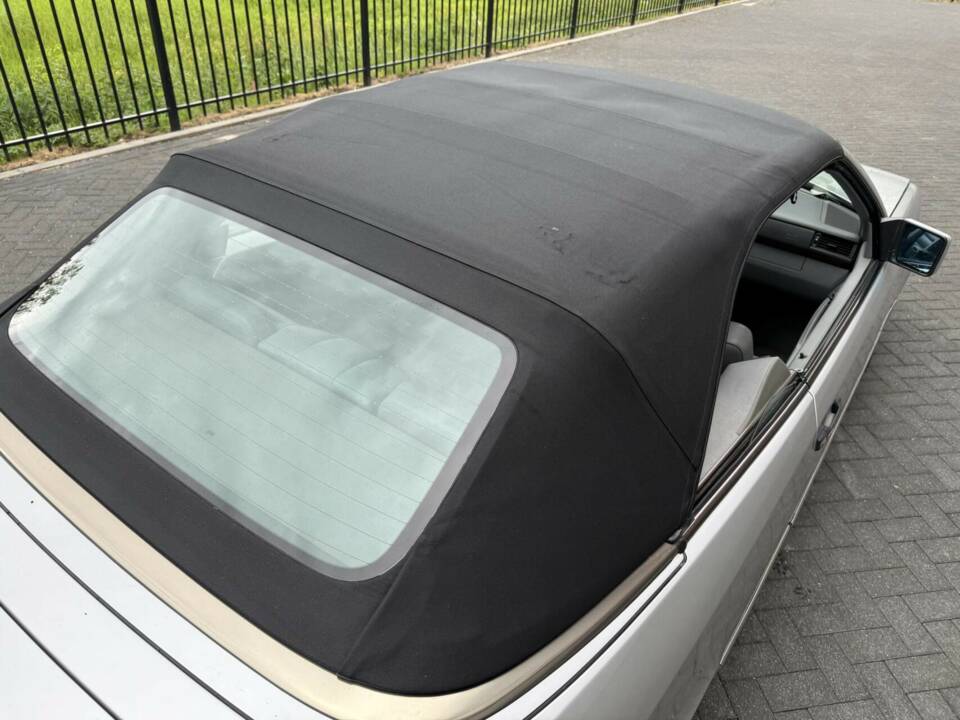 Bild 23/50 von Mercedes-Benz E 320 (1995)
