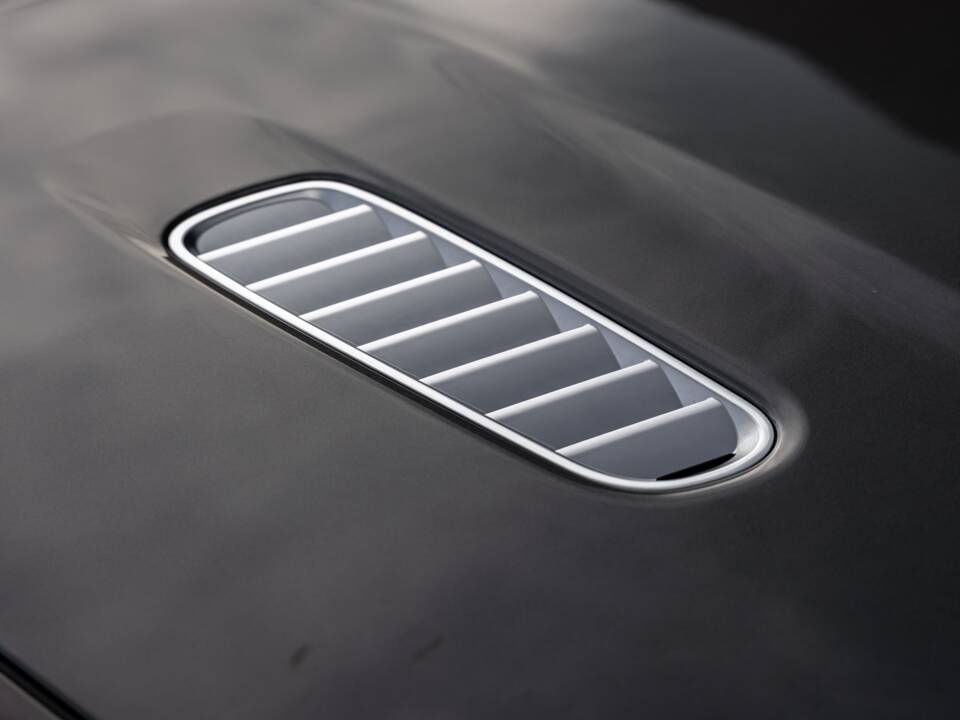 Bild 26/79 von Aston Martin DB 9 GT Volante (2017)