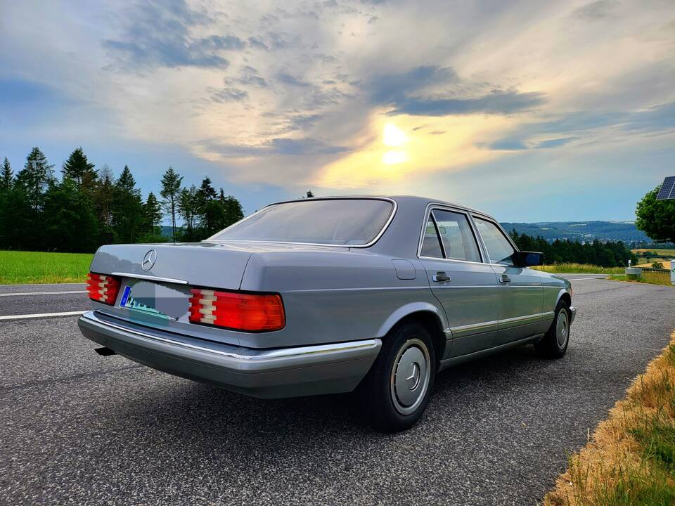 Bild 5/12 von Mercedes-Benz 300 SE (1986)