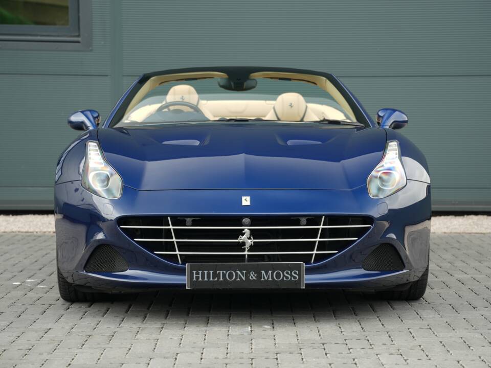 Image 7/50 of Ferrari California T (2015)