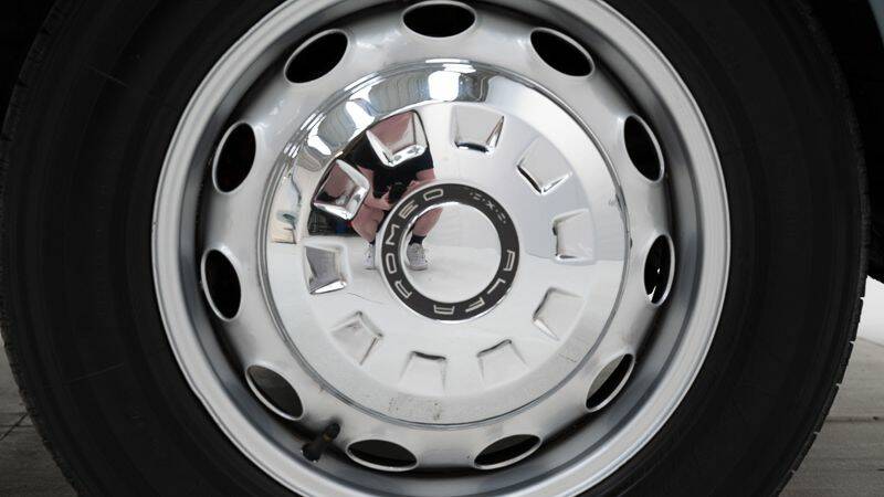 Image 11/15 of Alfa Romeo 2600 Spider (1965)