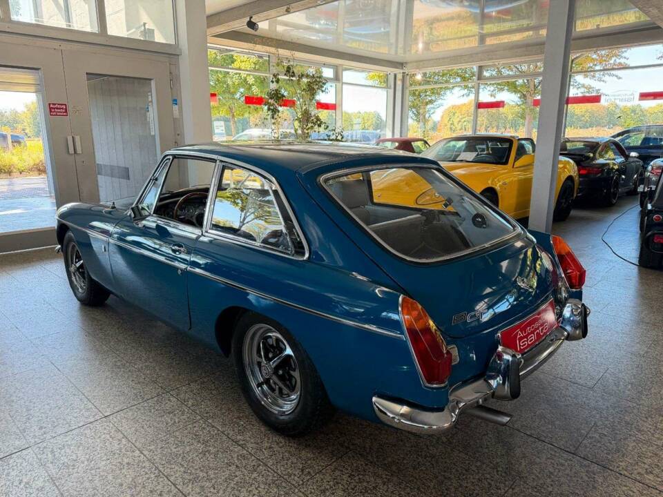 Image 29/35 de MG MGB GT (1972)