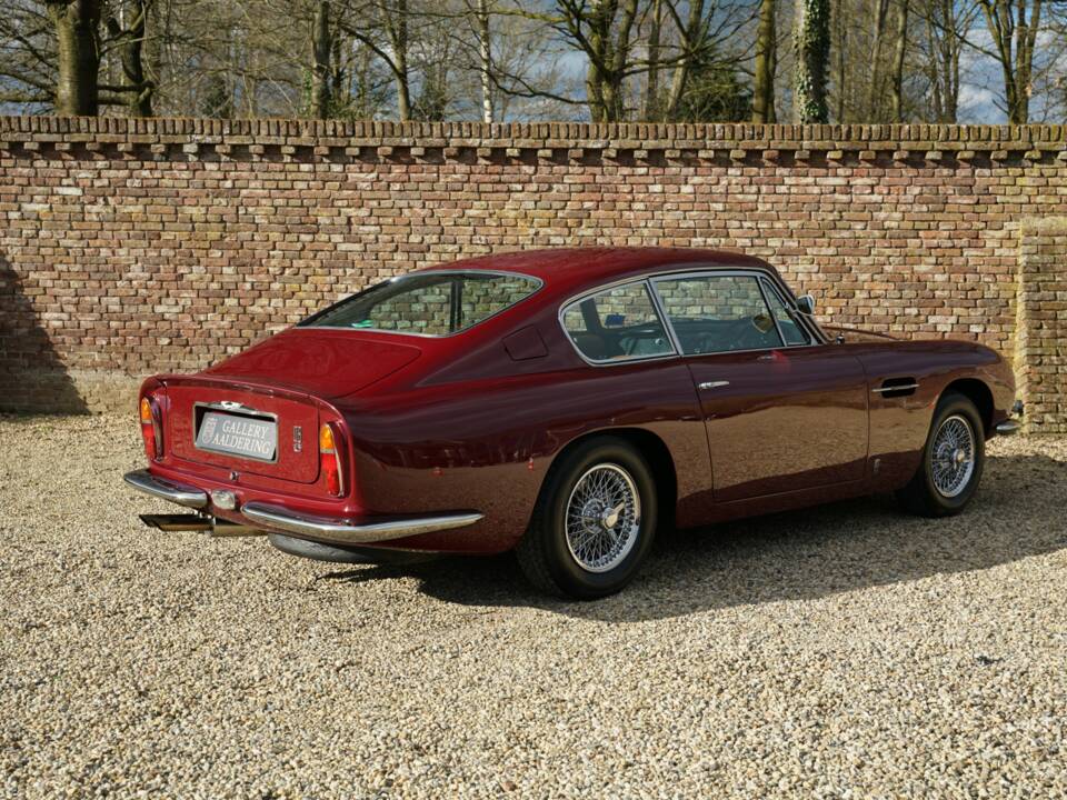 Bild 29/50 von Aston Martin DB 6 Vantage (1966)