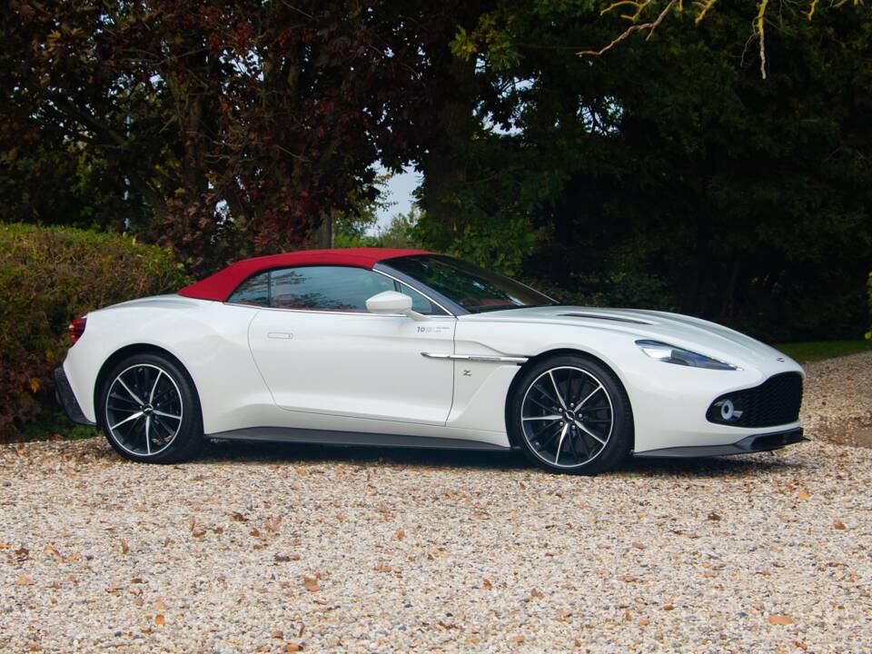 Bild 15/37 von Aston Martin Vanquish Zagato Volante (2017)