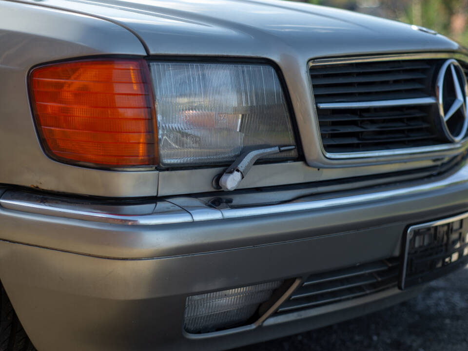 Image 25/95 of Mercedes-Benz 560 SEC (1985)