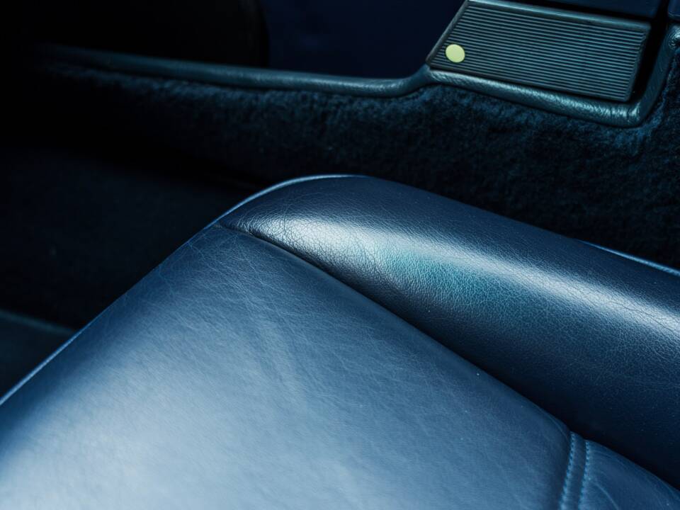 Afbeelding 23/61 van Porsche 911 Carrera 4 (1990)