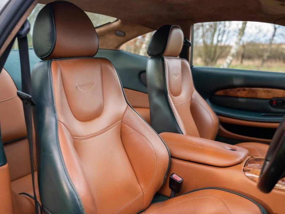 Image 16/27 de Aston Martin DB 7 Vantage (1999)