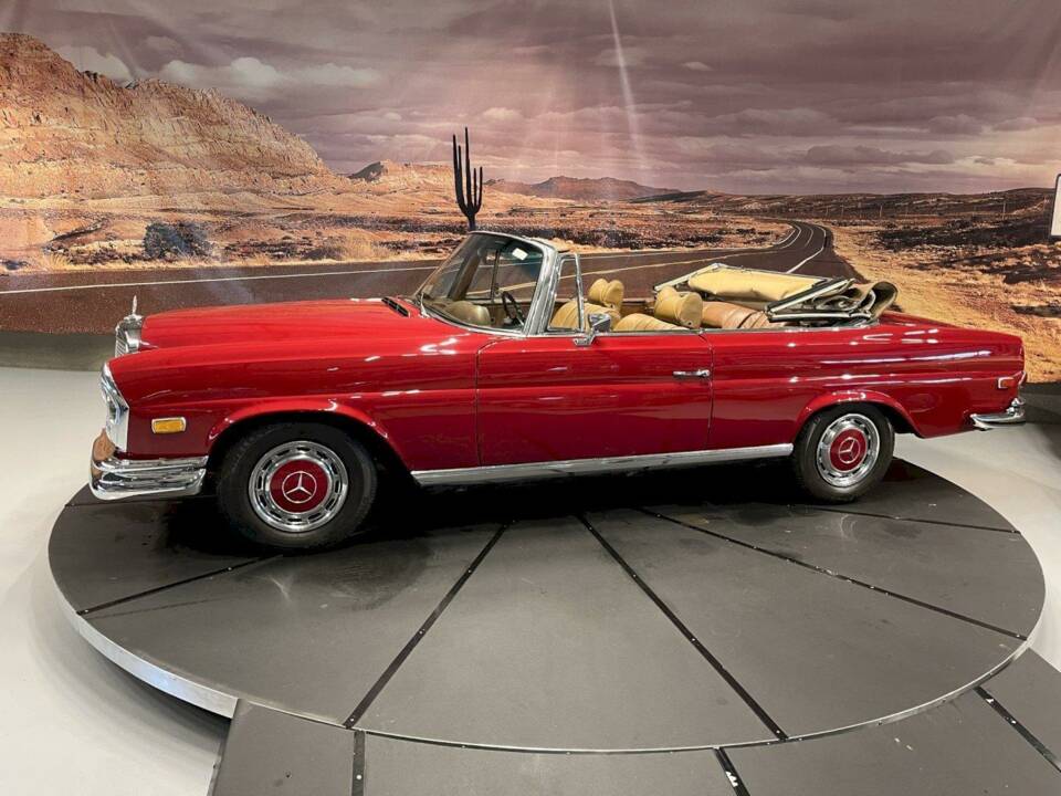 Image 13/36 of Mercedes-Benz 280 SE (1969)