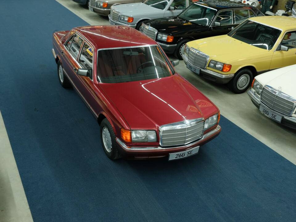 Bild 1/50 von Mercedes-Benz 260 SE (1990)