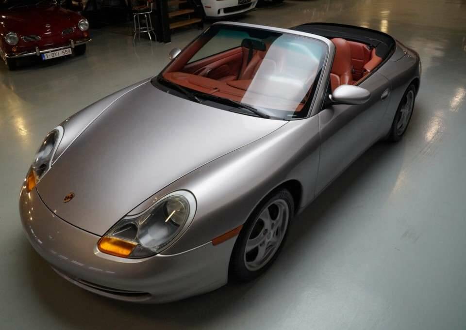 Immagine 49/50 di Porsche 911 Carrera 4 (2001)