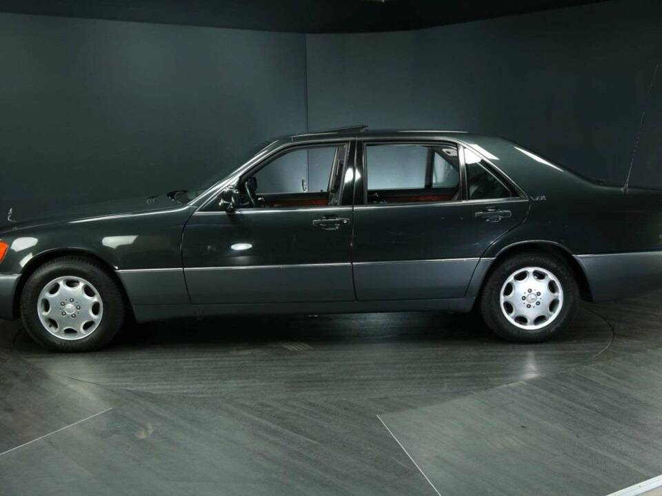 Image 3/30 of Mercedes-Benz 600 SEL (1992)