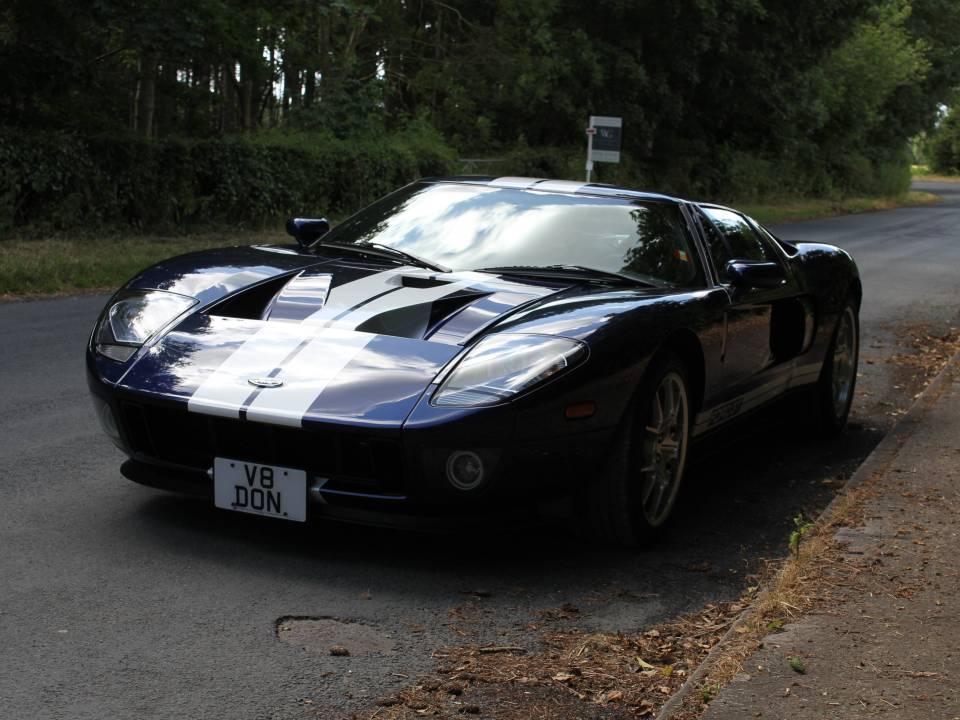 Image 3/15 of Ford GT (2006)