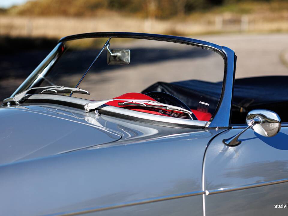 Image 22/48 of Porsche 356 B 1600 Super 90 (1960)