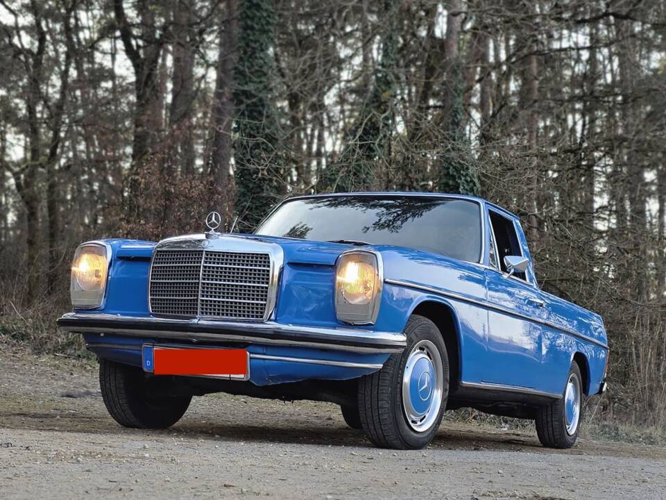 Image 1/33 of Mercedes-Benz 220 D (1972)