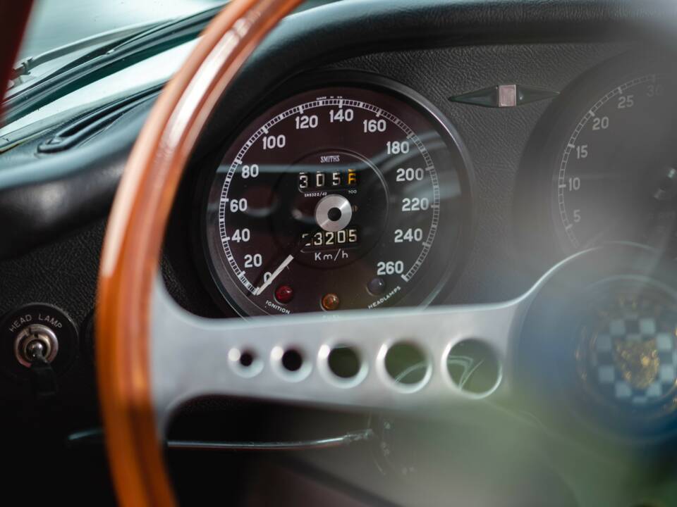 Image 28/50 of Jaguar E-Type 4.2 (1965)