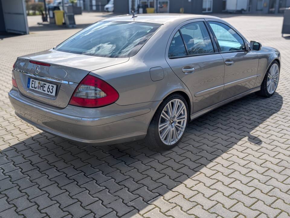 Bild 4/14 von Mercedes-Benz E 220 CDI (2006)