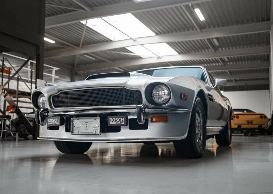 Bild 39/50 von Aston Martin V8 (1978)