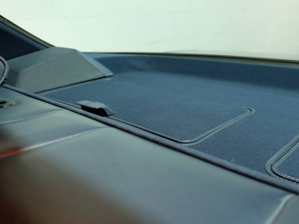 Afbeelding 15/32 van Mercedes-Benz 560 SEL (1990)