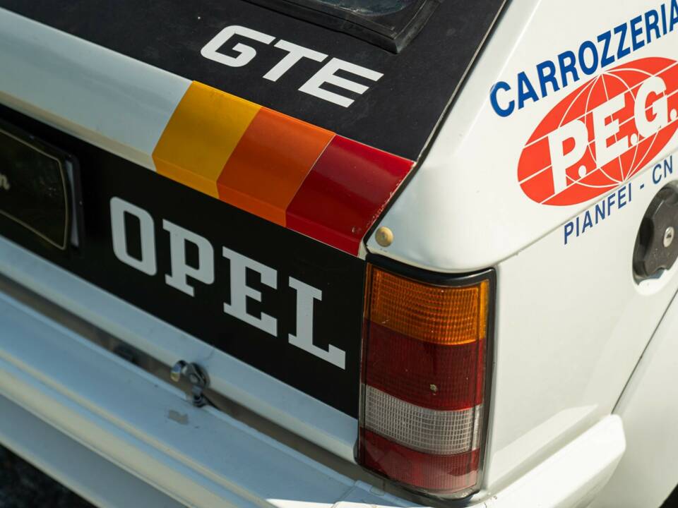 Bild 15/50 von Opel Kadett 1,8 GT/E (1984)