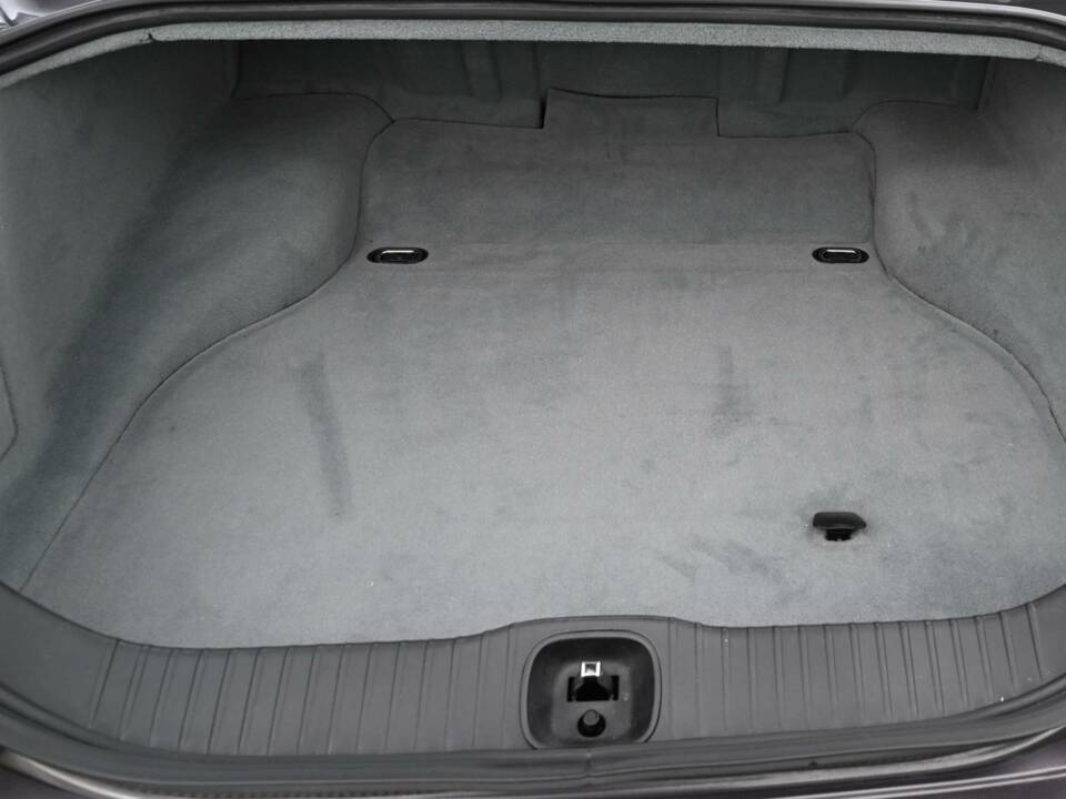 Image 41/50 de Jaguar XJ 8 4.2 (2009)