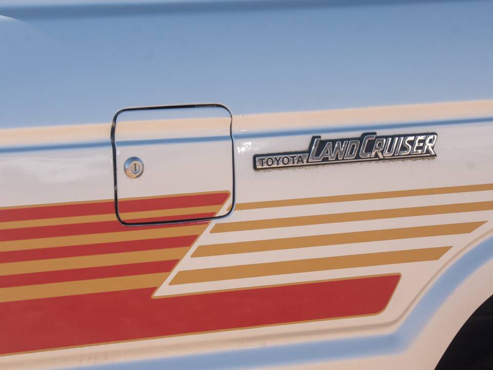 Image 16/46 of Toyota Land Cruiser FJ 62 (1988)
