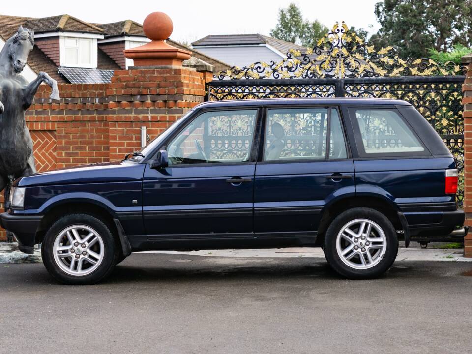 Image 2/29 of Land Rover Range Rover 4.0 HSE (2001)