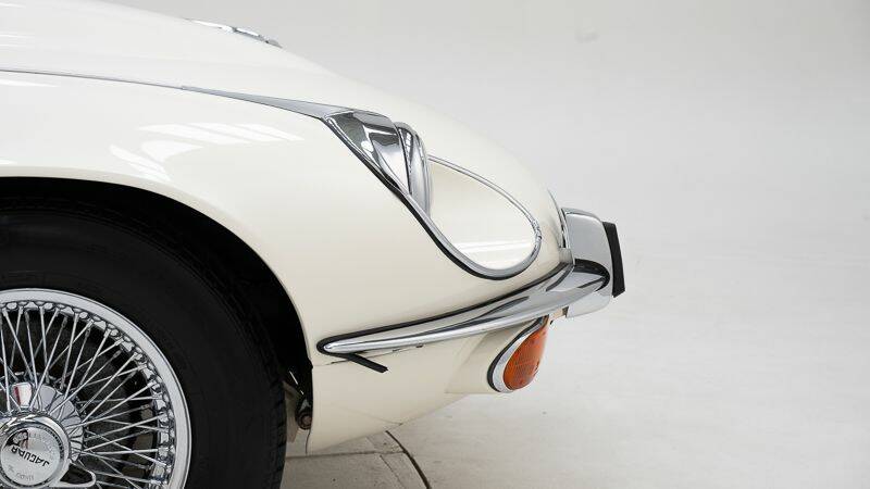 Image 12/15 de Jaguar Type E V12 (1973)