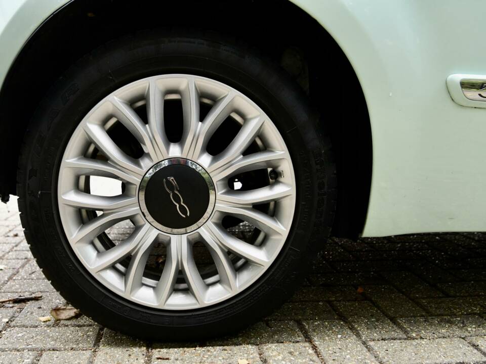 Image 33/45 of FIAT 500 C (2015)