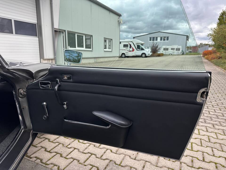 Image 18/36 of Mercedes-Benz 280 SL (1968)