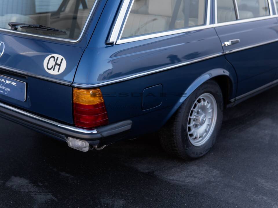 Bild 25/36 von Mercedes-Benz 280 TE (1981)