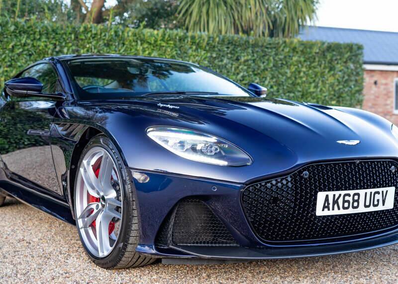 Immagine 22/50 di Aston Martin DBS Superleggera (2018)