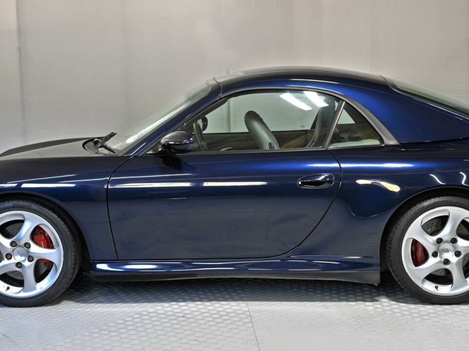 Bild 10/50 von Porsche 911 Carrera 4S (2004)