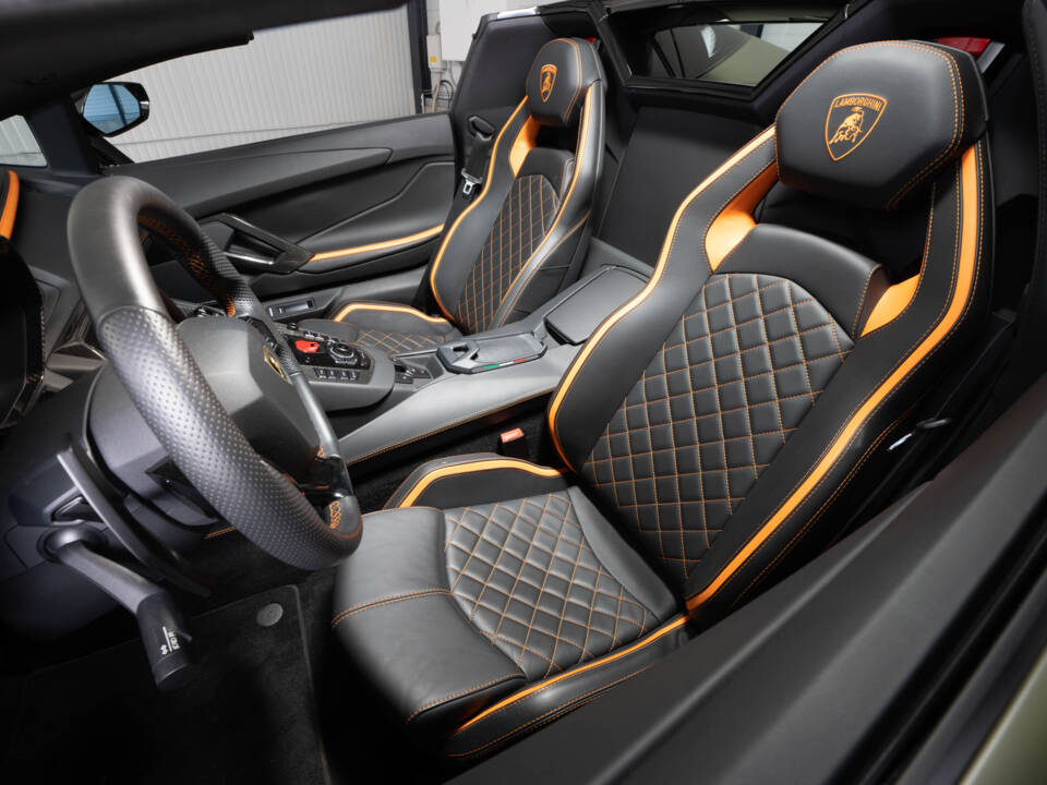 Image 17/44 de Lamborghini Aventador S (2020)