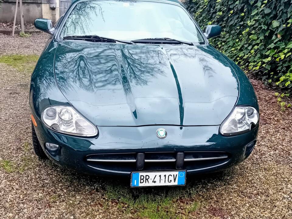 Immagine 3/39 di Jaguar XK8 4.0 (1998)