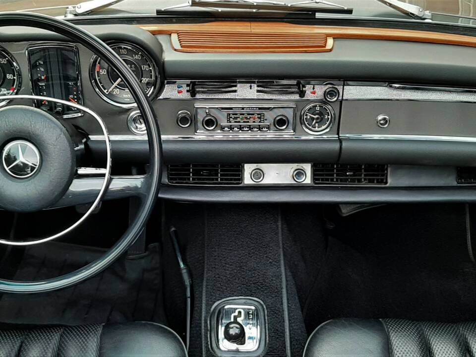 Immagine 7/16 di Mercedes-Benz 280 SL (1970)