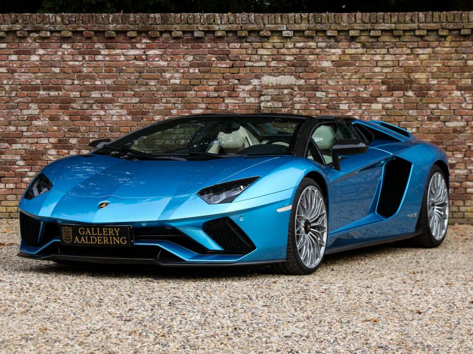 Image 1/50 of Lamborghini Aventador S (2018)