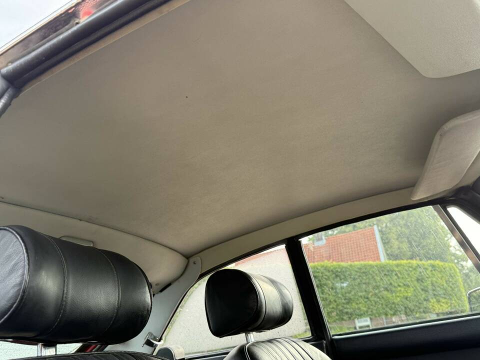 Image 14/15 of MG MGB GT V8 (1973)