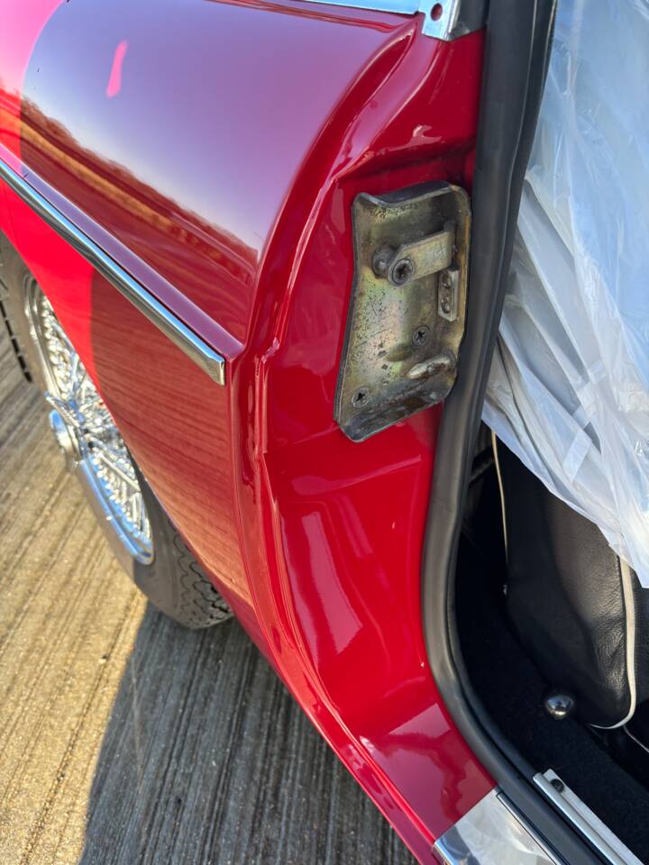 Afbeelding 18/39 van MG MGC GT (1969)
