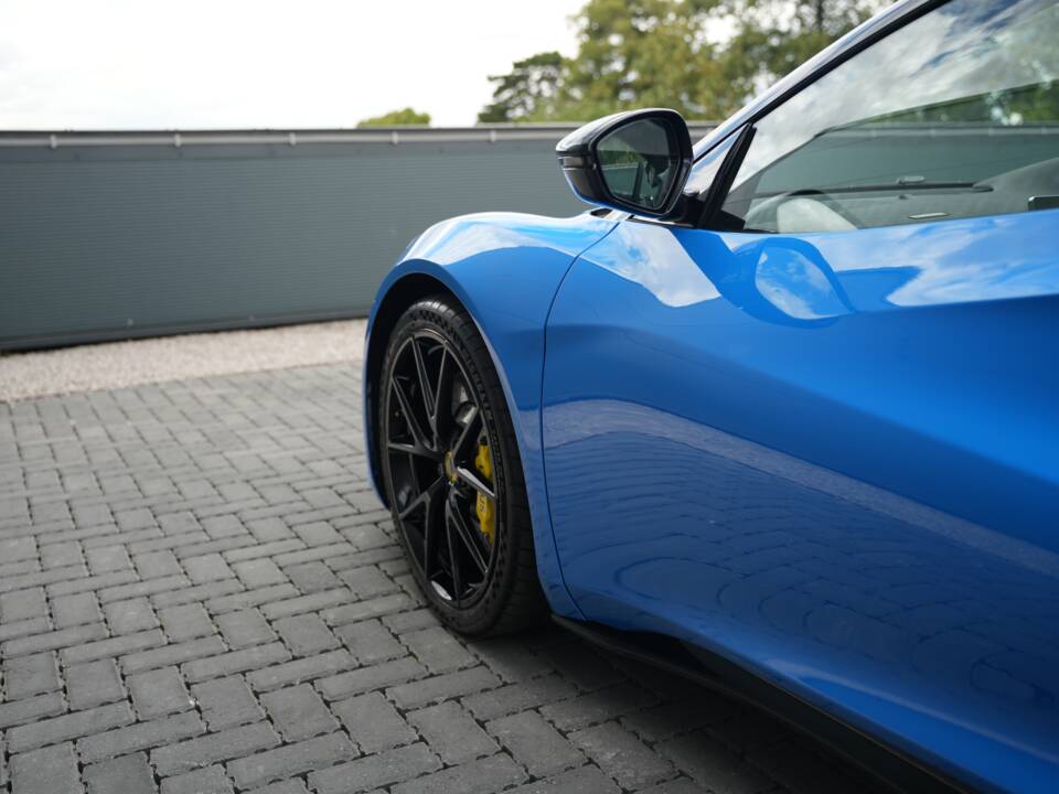 Image 44/50 of Lotus Emira "First Edition" (2022)