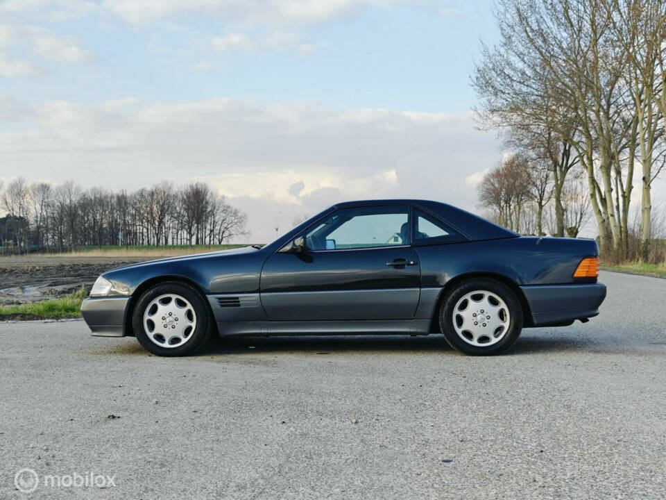 Image 16/50 of Mercedes-Benz 300 SL (1993)