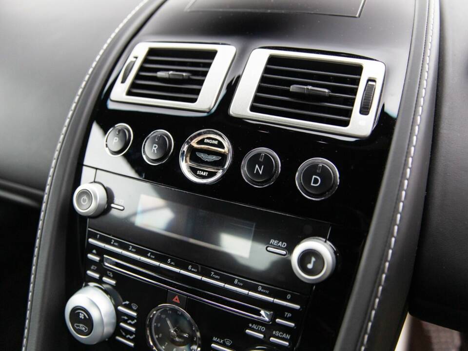 Bild 42/50 von Aston Martin DBS (2010)