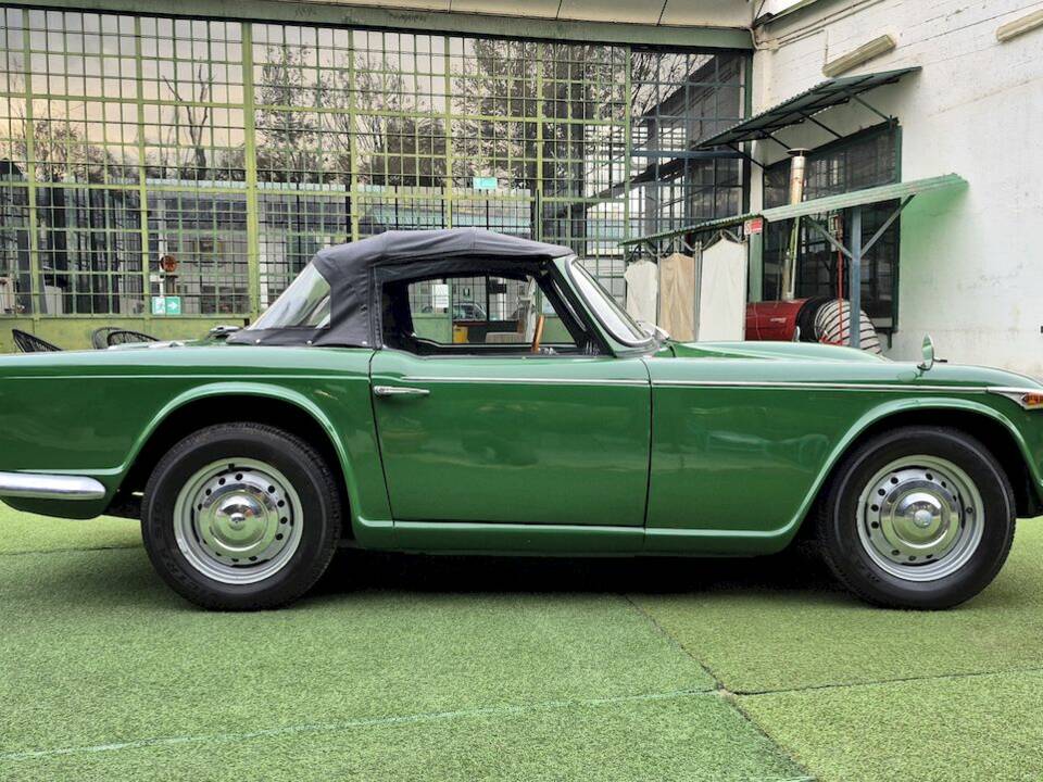 Image 55/66 of Triumph TR 4A IRS (1966)