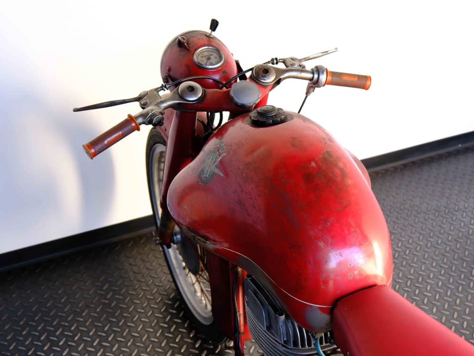 Image 63/83 of MV Agusta 175 CS Sport Disco Volante (1955)